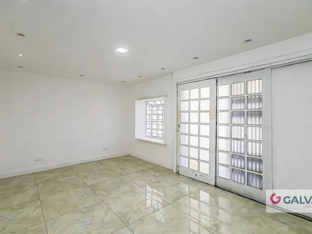 Prédio para alugar, no bairro Centro em Curitiba