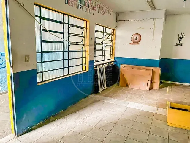 Prédio com 125m², para alugar, no bairro Sítio Cocaia em São Paulo