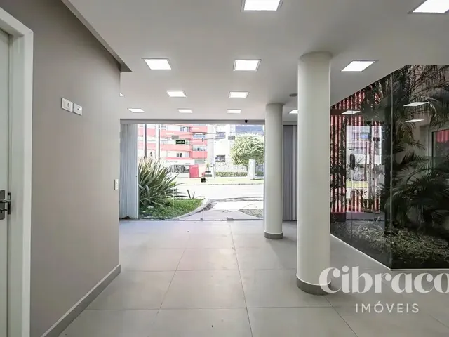 Prédio 7 quartos e 4 banheiros, para alugar, no bairro Batel em Curitiba