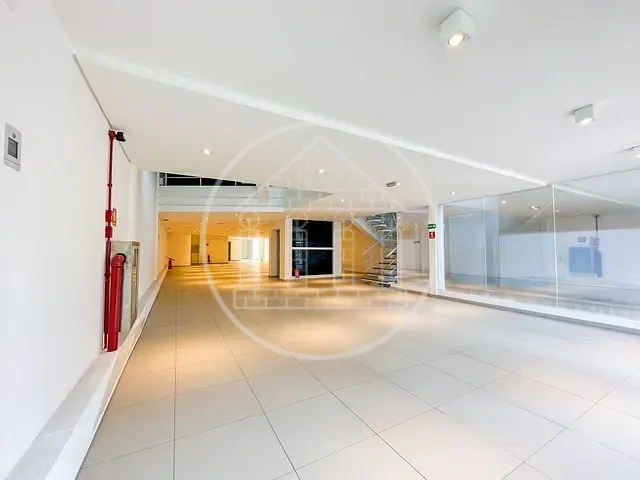 Prédio com 430m², para alugar, no bairro Jardim Europa em São Paulo