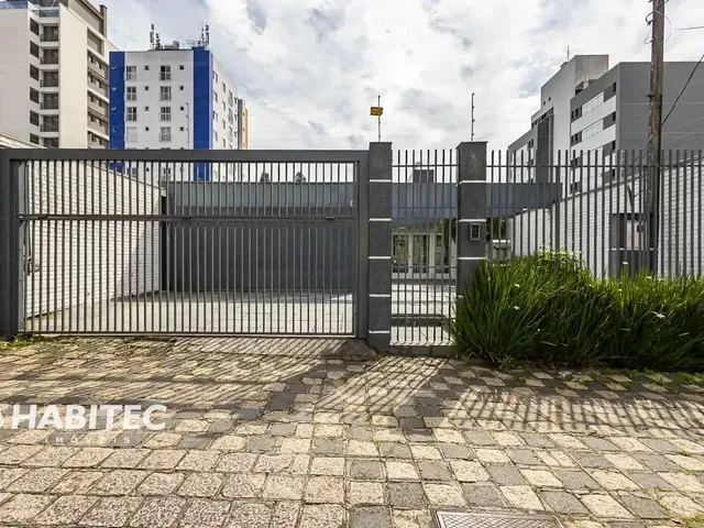 Prédio 6 quartos e 4 banheiros, para alugar, no bairro Centro em Curitiba