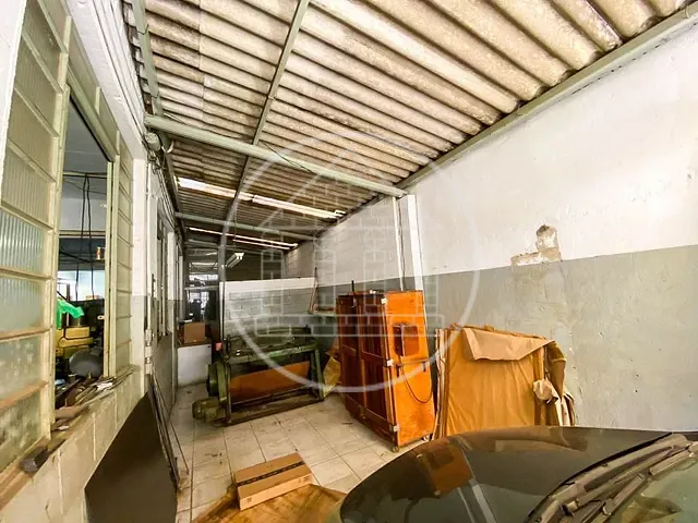 Prédio com 300m², à venda, no bairro Jardim Cristal em São Paulo