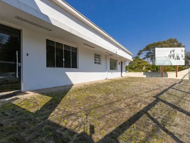 Prédio com 580m², para alugar, no bairro Cabral em Curitiba