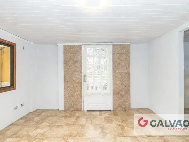 Casa com 625m², para alugar, no bairro Tarumã em Curitiba