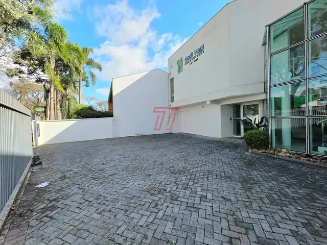 Prédio com 593m² 7 quartos e 2 banheiros, à venda, no bairro Tarumã em Curitiba