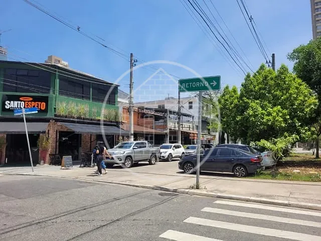 Prédio com 1100m², para alugar, no bairro Chácara Santo Antônio em São Paulo