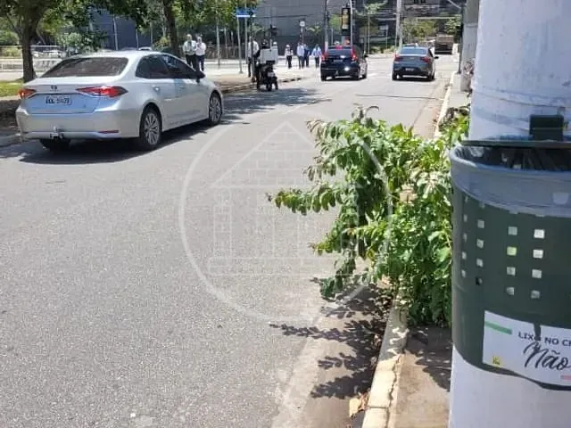 Prédio com 1100m², para alugar, no bairro Chácara Santo Antônio em São Paulo
