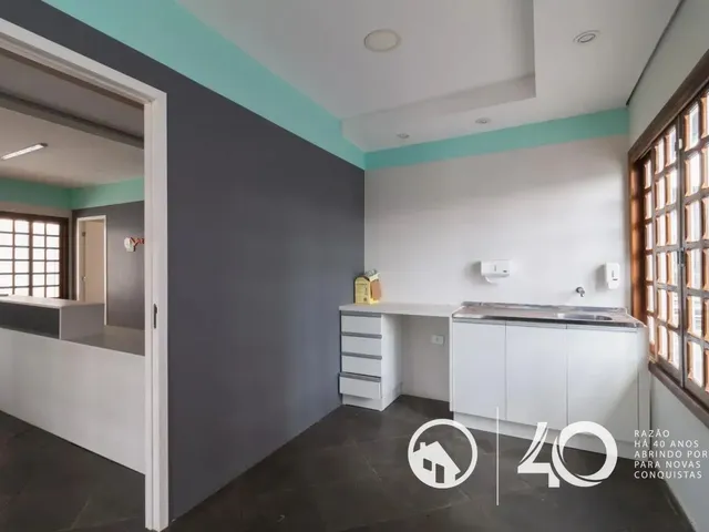 Prédio para alugar, no bairro Água Verde em Curitiba