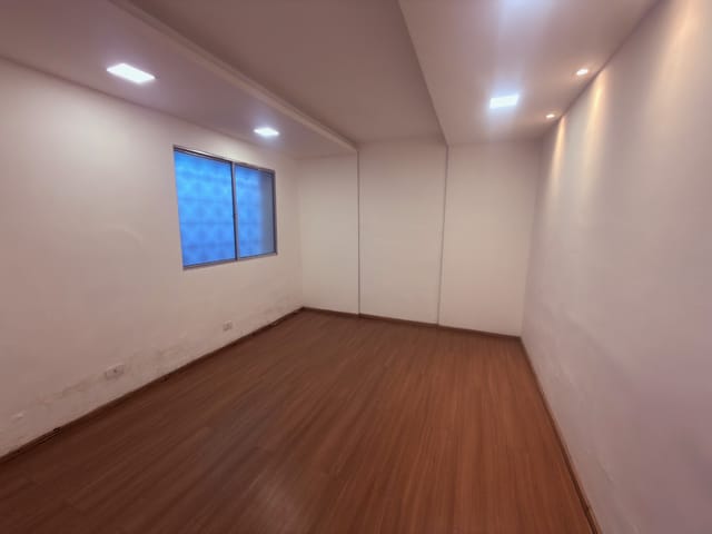 Prédio com 215m², à venda, no bairro Santana em São Paulo
