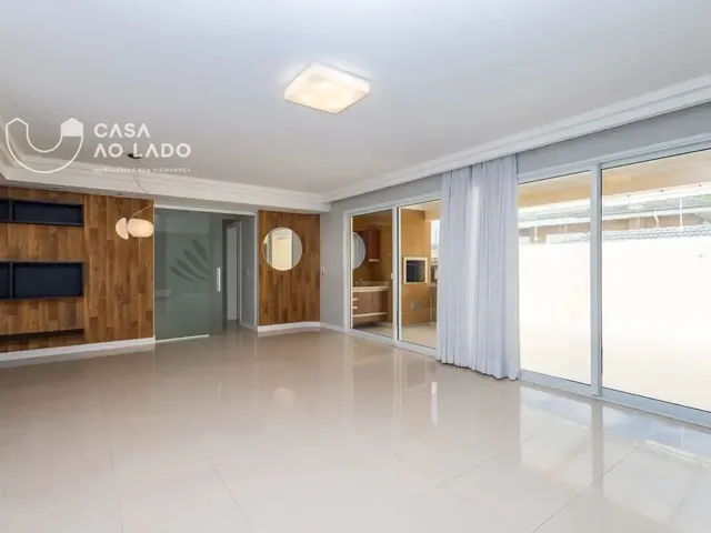 Prédio 4 quartos e 4 banheiros, à venda, no bairro Campina do Siqueira em Curitiba