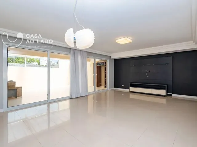 Prédio 4 quartos e 4 banheiros, à venda, no bairro Campina do Siqueira em Curitiba