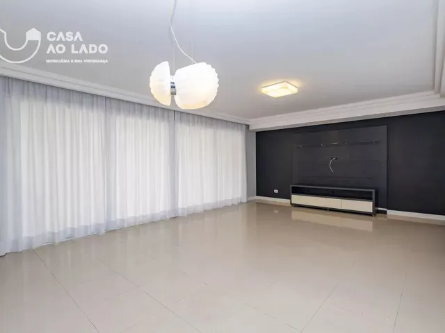 Prédio 4 quartos e 4 banheiros, para alugar, no bairro Campina do Siqueira em Curitiba