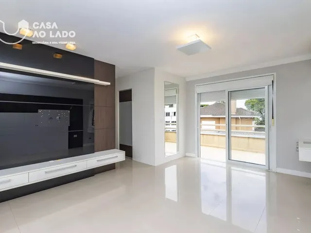 Prédio 4 quartos e 4 banheiros, para alugar, no bairro Campina do Siqueira em Curitiba