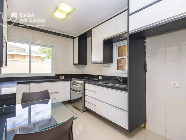 Prédio 4 quartos e 4 banheiros, para alugar, no bairro Campina do Siqueira em Curitiba