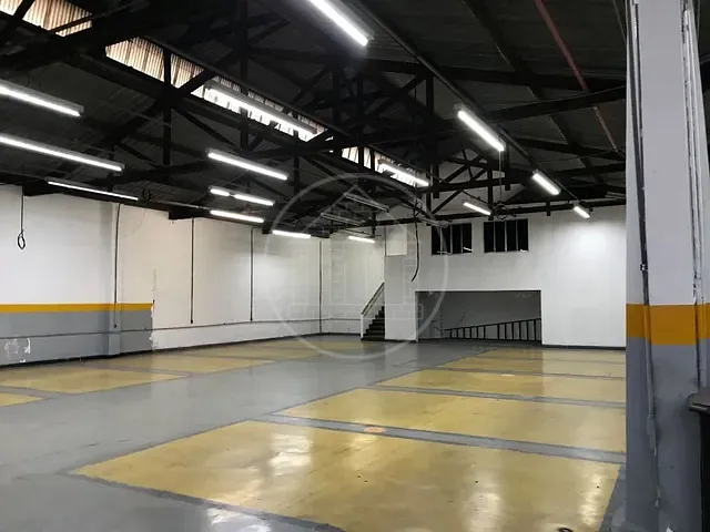 Prédio com 750m², à venda, no bairro Lapa em São Paulo