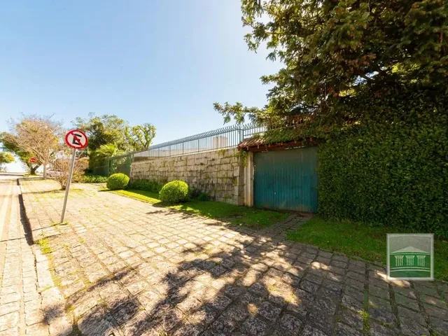 Casa 4 quartos e 2 banheiros, para alugar, no bairro Batel em Curitiba