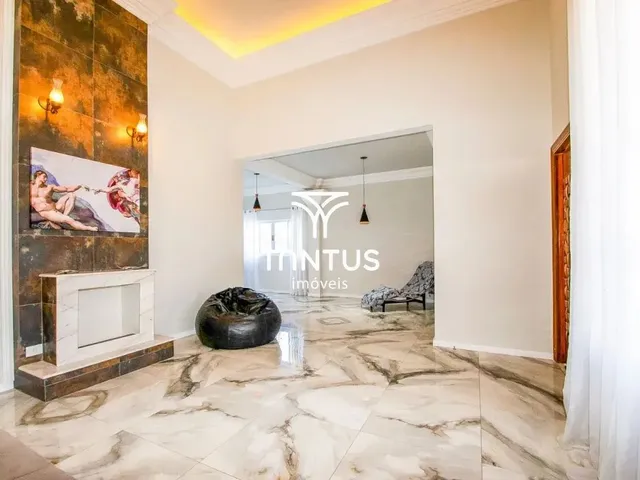 Casa com 450m², à venda, no bairro Bacacheri em Curitiba