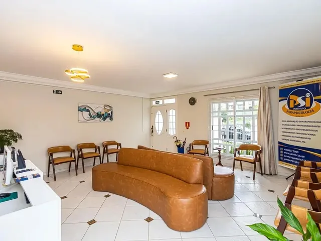 Prédio 4 quartos e 5 banheiros, à venda, no bairro Santa Felicidade em Curitiba