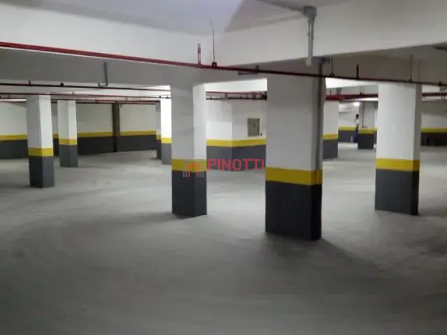 Prédio à venda ou para alugar, no bairro Batistini em São Bernardo do Campo