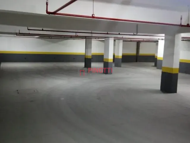 Prédio à venda ou para alugar, no bairro Batistini em São Bernardo do Campo