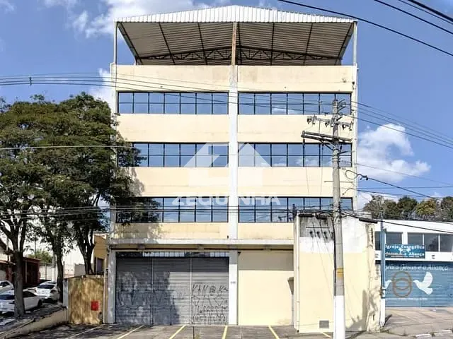 Prédio com 1100m², para alugar, no bairro Jardim Umuarama em Osasco