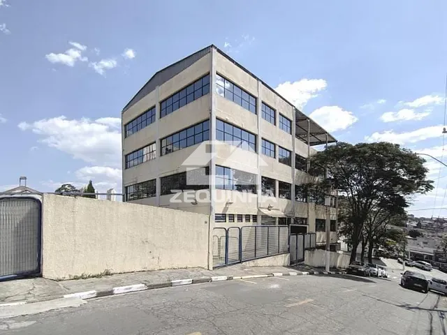 Prédio com 1100m², para alugar, no bairro Jardim Umuarama em Osasco