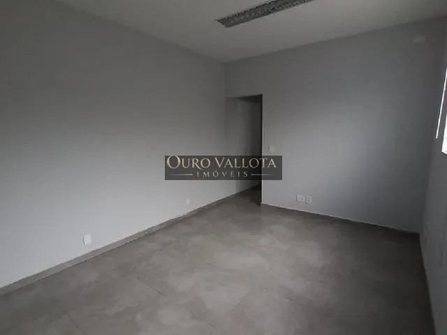 Prédio com 263m², para alugar, no bairro Vila Invernada em São Paulo