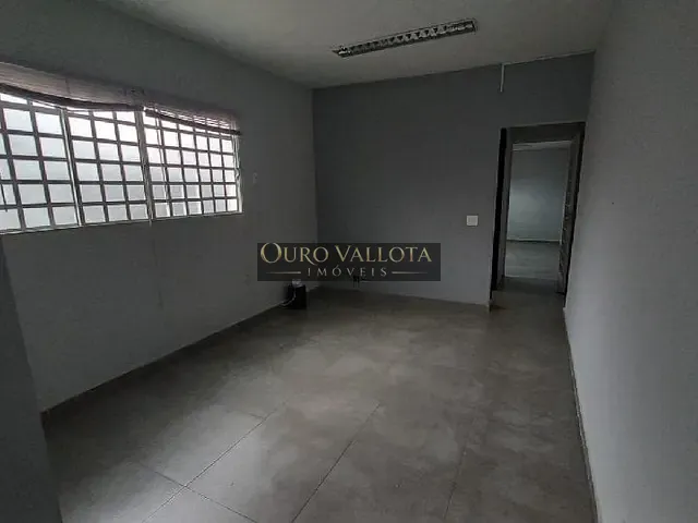 Prédio com 263m², para alugar, no bairro Vila Invernada em São Paulo