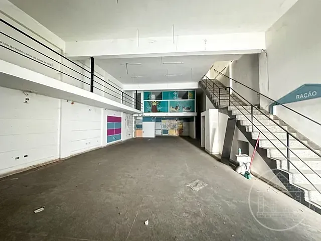 Prédio com 270m², à venda ou para alugar, no bairro Parque Alves de Lima em São Paulo