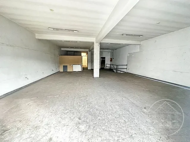 Prédio com 270m², à venda ou para alugar, no bairro Parque Alves de Lima em São Paulo