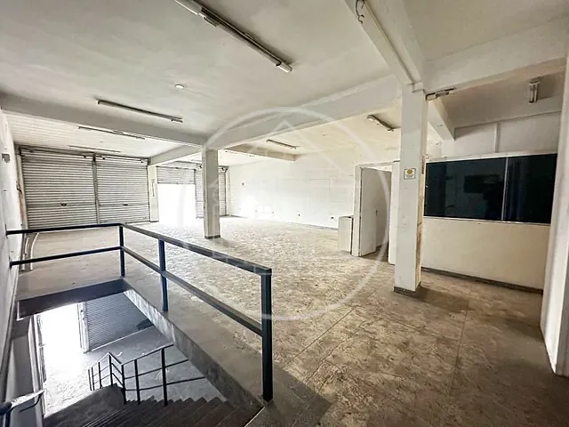 Prédio com 270m², à venda ou para alugar, no bairro Parque Alves de Lima em São Paulo