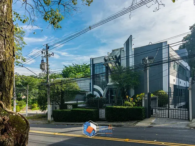 Prédio com 450m², à venda, no bairro Vila Tramontano em São Paulo