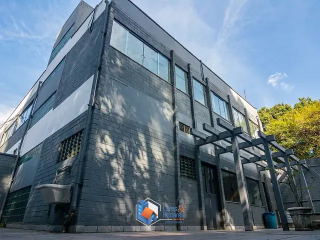 Prédio com 450m², à venda, no bairro Vila Tramontano em São Paulo