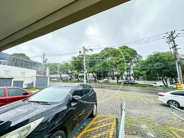 Prédio com 938m², para alugar, no bairro Butantã em São Paulo