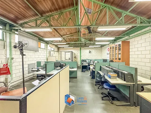 Prédio com 249m², à venda, no bairro Água Branca em São Paulo