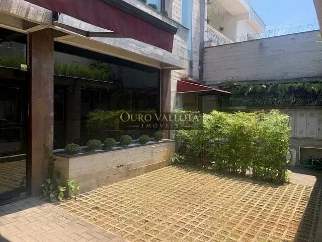 Prédio com 300m², para alugar, no bairro Parque Sevilha em São Paulo