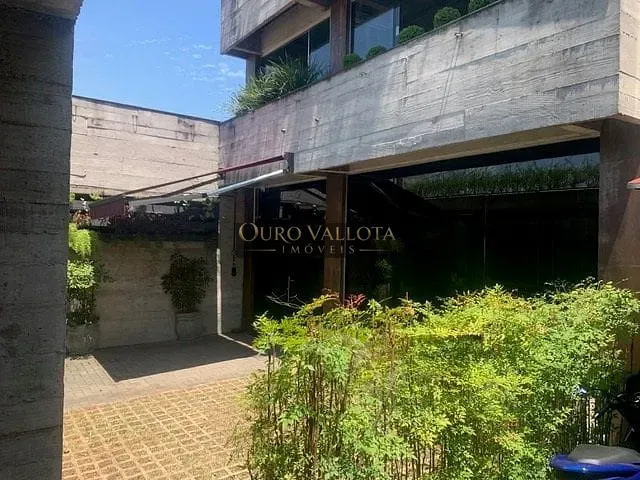 Prédio com 300m², para alugar, no bairro Parque Sevilha em São Paulo