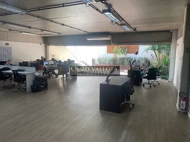 Prédio com 300m², para alugar, no bairro Parque Sevilha em São Paulo