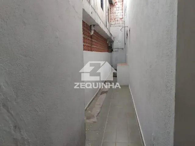 Prédio com 250m² 6 quartos e 4 banheiros, à venda, no bairro Vila Yolanda em Osasco