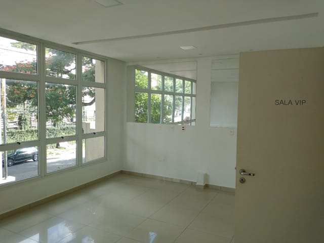 Foto do Prédio - ALUGA-SE PREDIO COMERCIAL 300m2 - VILA LEOPOLDINA | The One 1