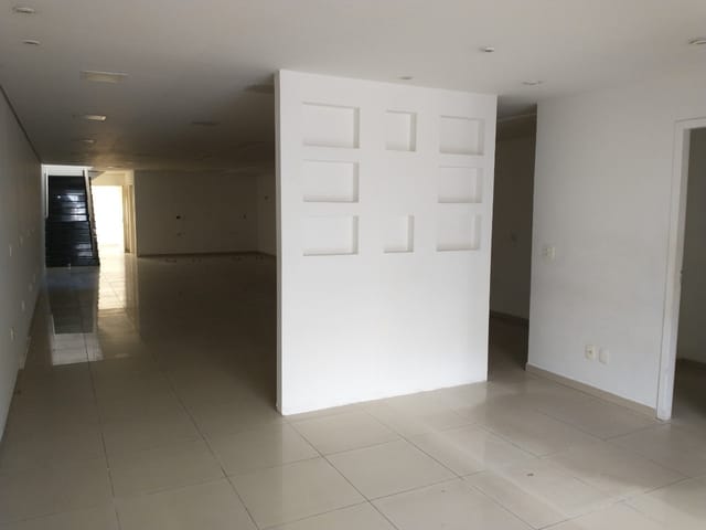 Foto do Prédio - ALUGA-SE PREDIO COMERCIAL 300m2 - VILA LEOPOLDINA | The One 1