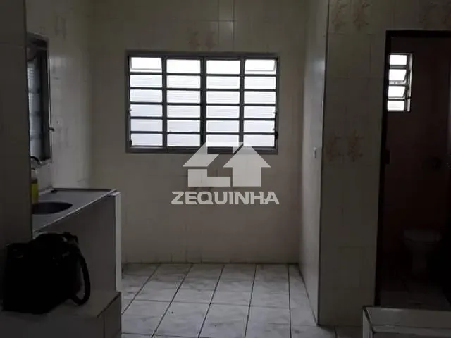 Prédio com 150m² 6 quartos e 4 banheiros, à venda, no bairro Quitauna em Osasco