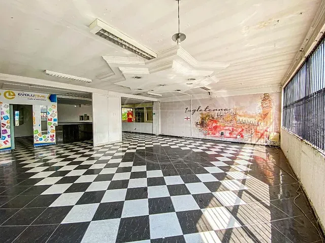 Prédio com 1100m², para alugar, no bairro Interlagos em São Paulo