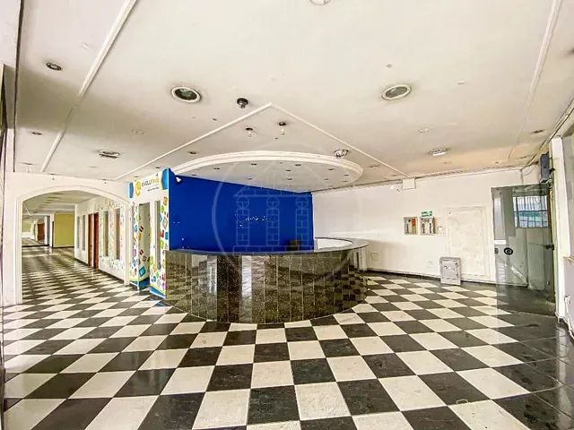 Prédio com 1100m², para alugar, no bairro Interlagos em São Paulo