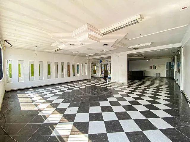 Prédio com 1100m², para alugar, no bairro Interlagos em São Paulo