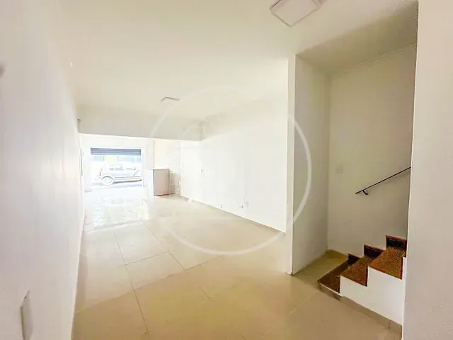 Sobrado com 250m², à venda, no bairro Jardim Anhangüera em São Paulo
