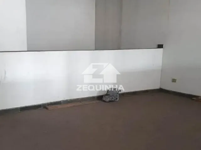 Prédio com 125m², para alugar, no bairro Jardim de Abril em Osasco