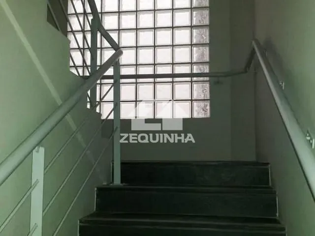 Prédio com 210m², para alugar, no bairro Centro em Osasco