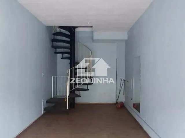 Prédio com 160m², à venda, no bairro Vila Yara em Osasco