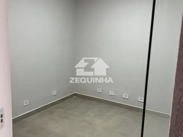 Prédio com 200m², para alugar, no bairro Centro em Osasco